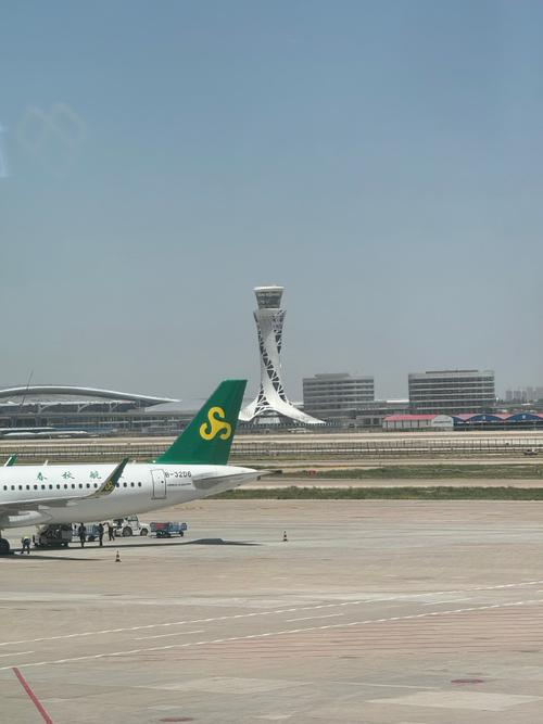 飞机中转能出机场吗