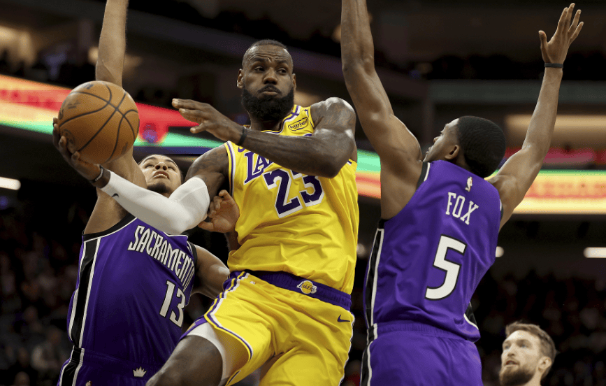 在NBA比赛里罚球可不可以起跳